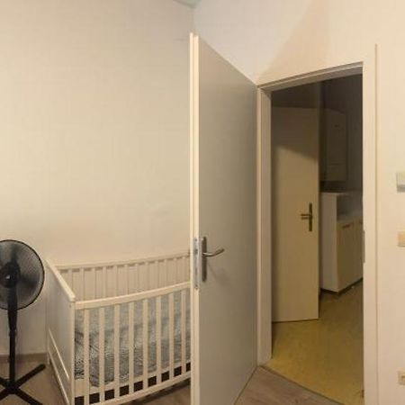 Ganze Klein Unterkunft 1100 Wien מראה חיצוני תמונה
